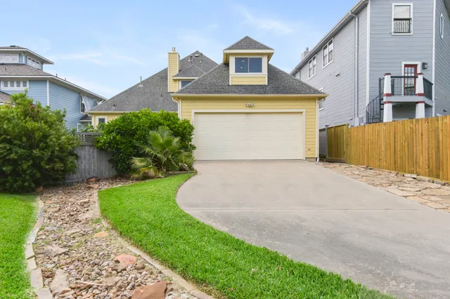 $1,150,000 | 1207 North Shore Drive, Clear Lake Shores, TX 77565