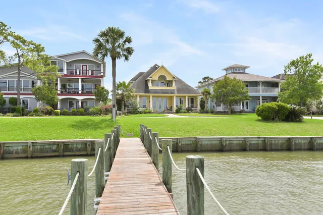 $1,150,000 | 1207 North Shore Drive, Clear Lake Shores, TX 77565