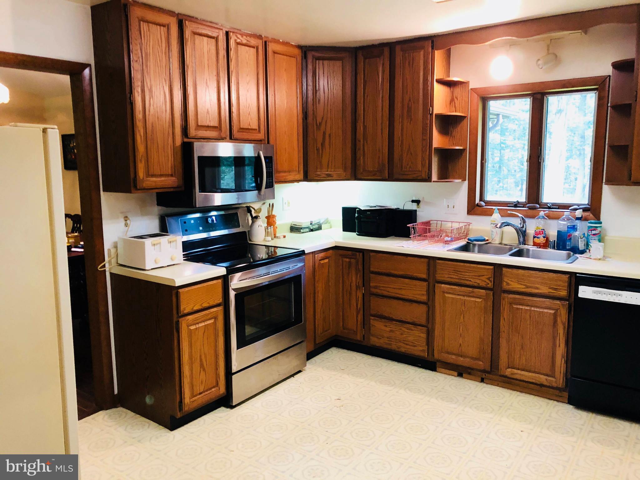 10233 Old Lawyers Road Rhoadesville, VA 22542 - Photo 12 of 20 Kitchen