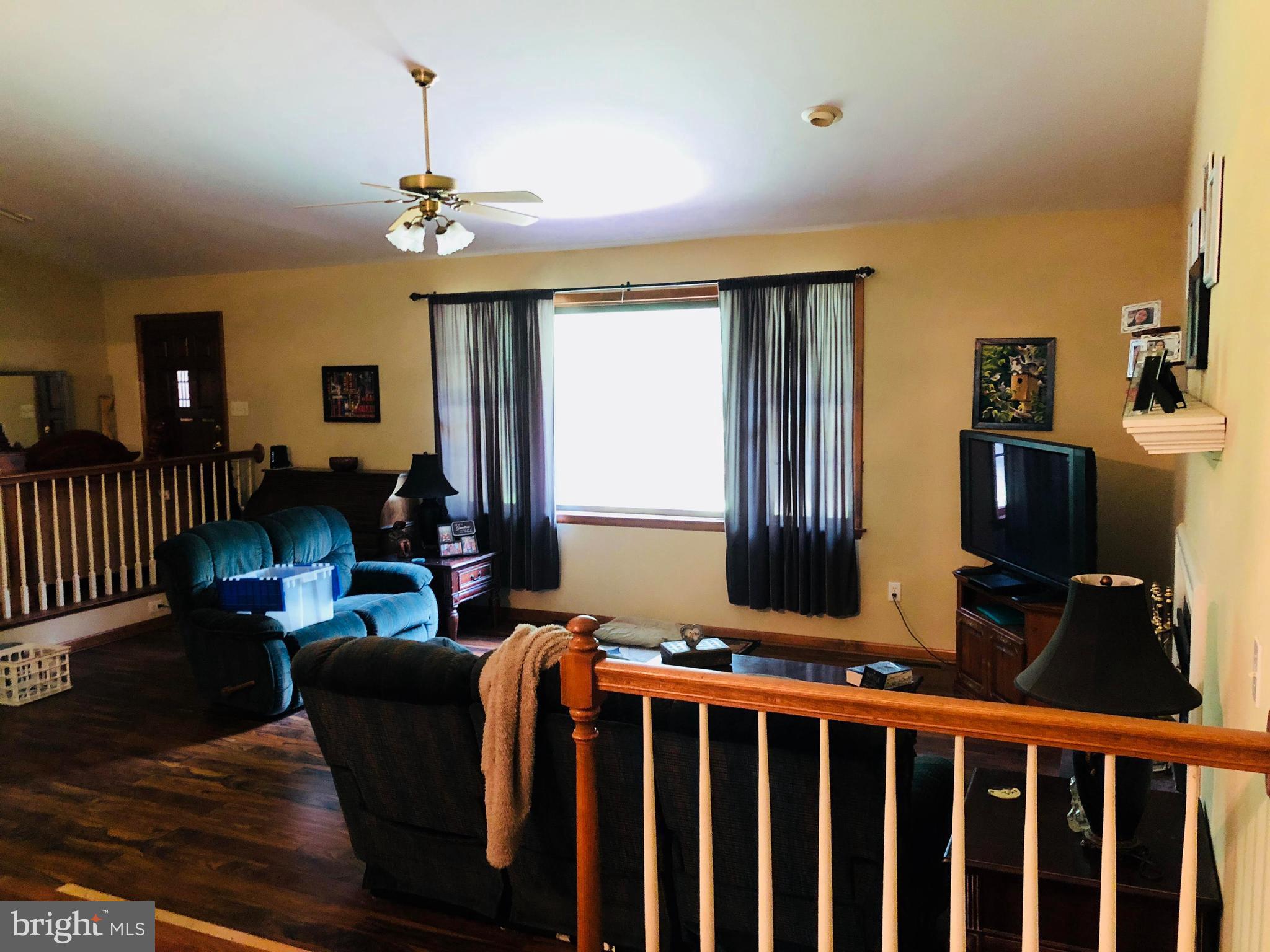 10233 Old Lawyers Road Rhoadesville, VA 22542 - Photo 7 of 20 Living Room