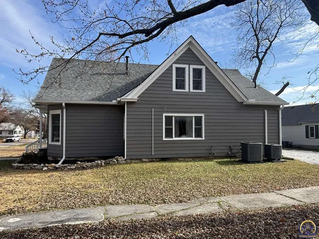 $319,000 | 620 Pearl Street, Cottonwood Falls, KS 66845