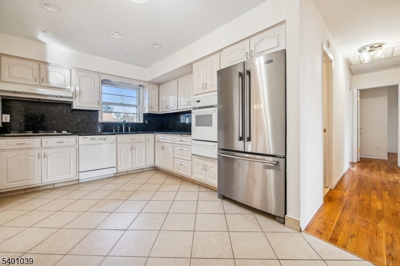 13 Evergreen Avenue Springfield, NJ 07081 - Photo 2 of 35