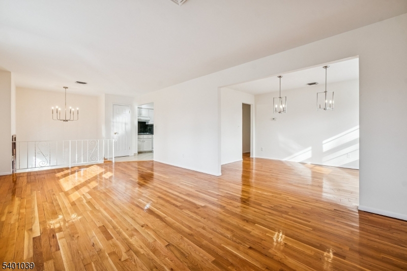 13 Evergreen Avenue Springfield, NJ 07081 - Photo 5 of 35