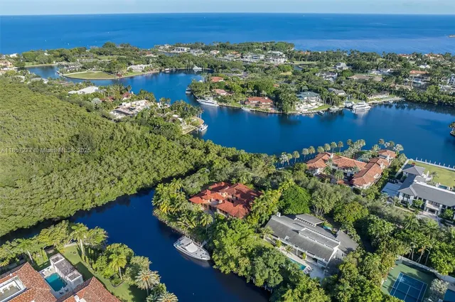 $27,500,000 | 221 Casuarina Concourse, Coral Gables, FL 33143