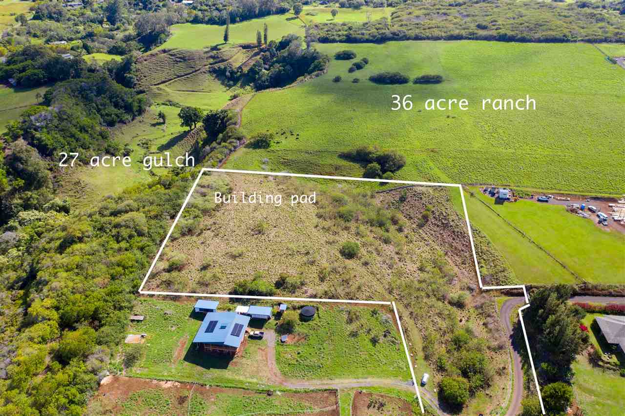 1891 Kauhikoa Road, Unit A Haiku, HI 96708 - Photo 5 of 12 view of a tennis court