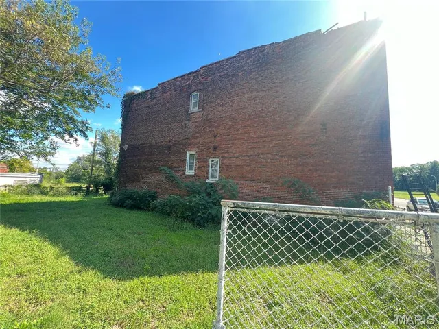 $39,900 | 2527-31 University Street, St. Louis, MO 63107