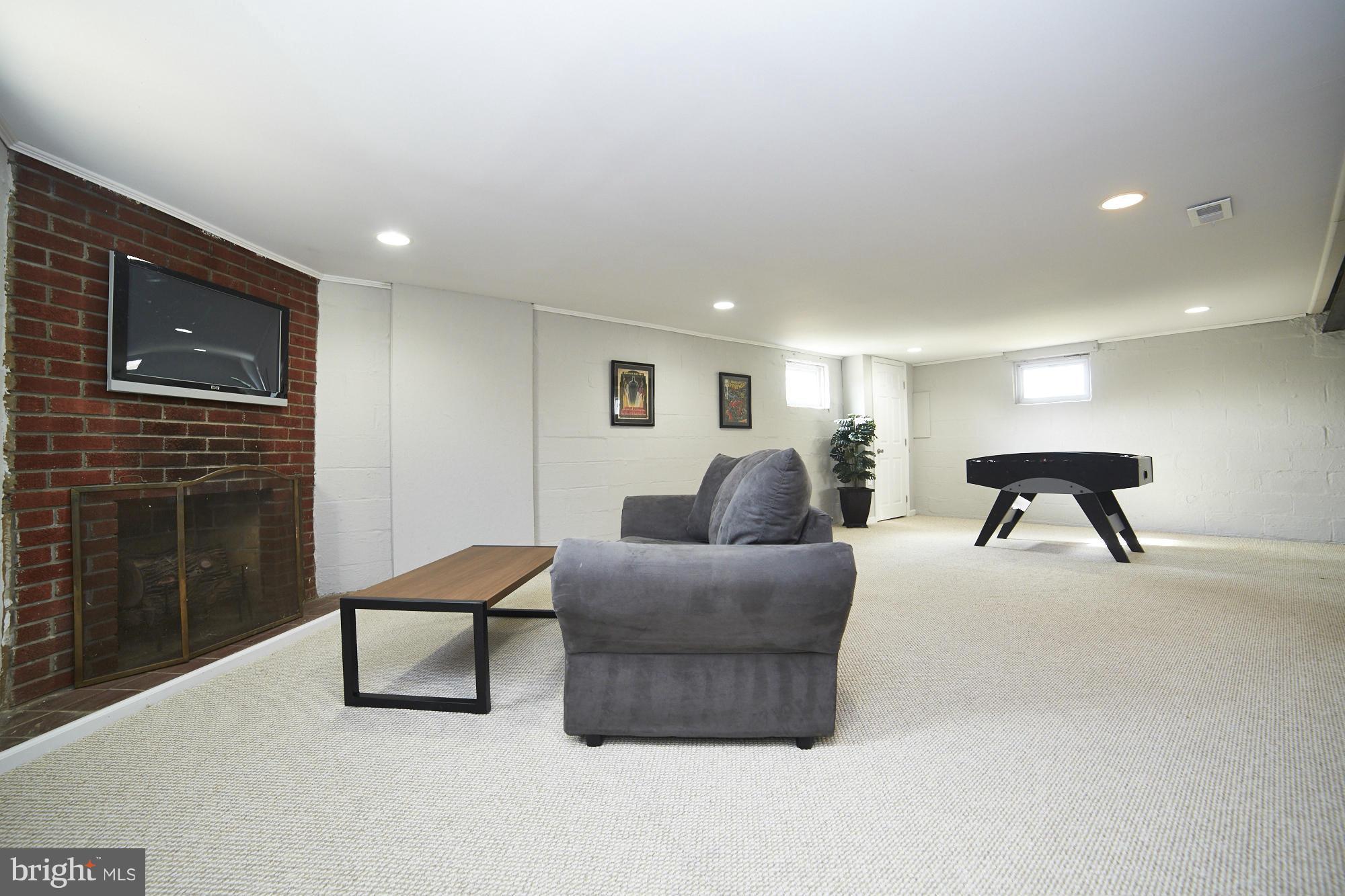 9200 Avondale Road Baltimore, MD 21234 - Photo 25 of 30 Family Room