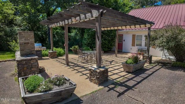 $594,900 | 3501 Highway 305, Hernando, MS 38632