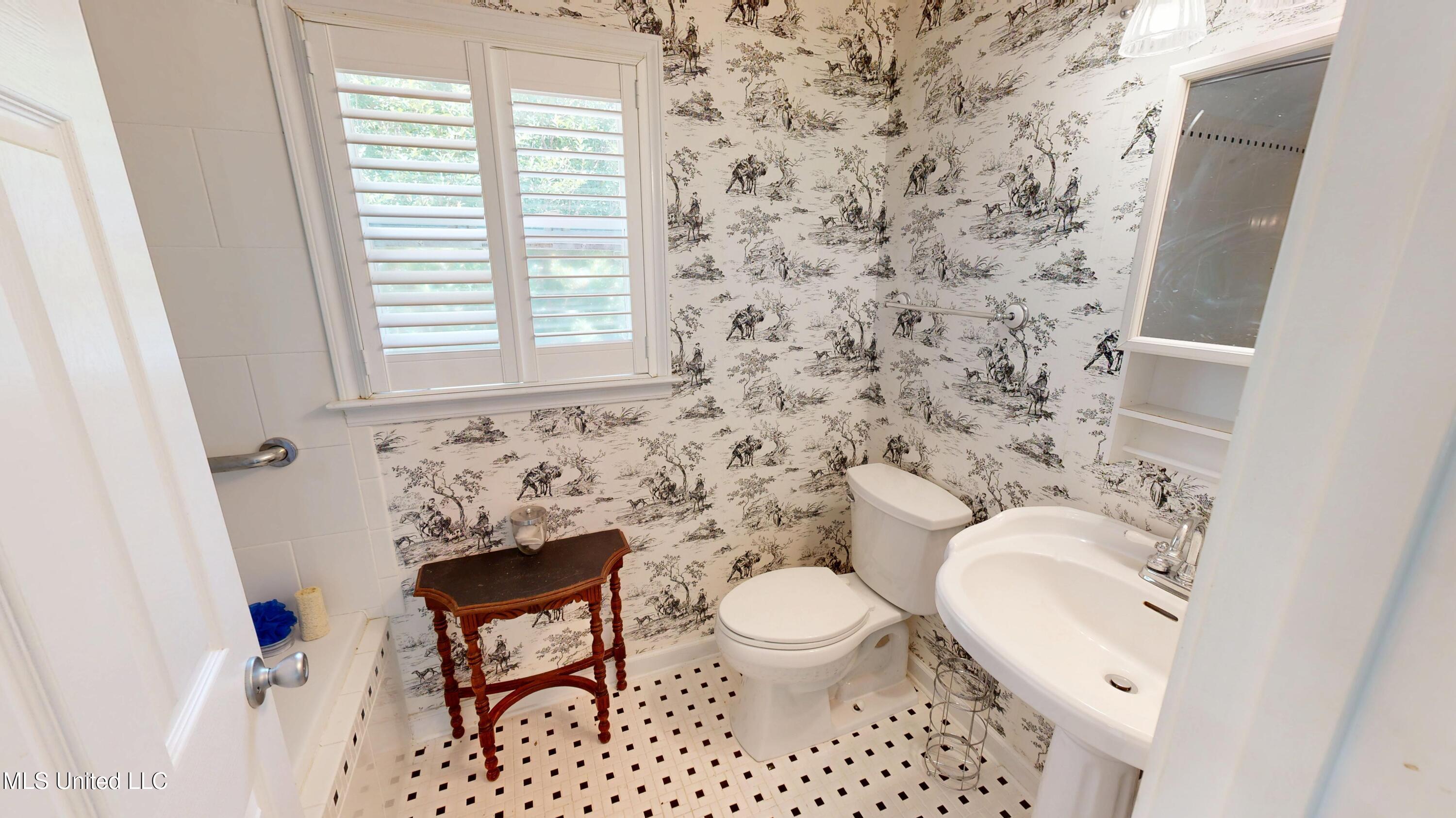 3501 Highway 305 Hernando, MS 38632 - Photo 27 of 75 Bathroom 3 up