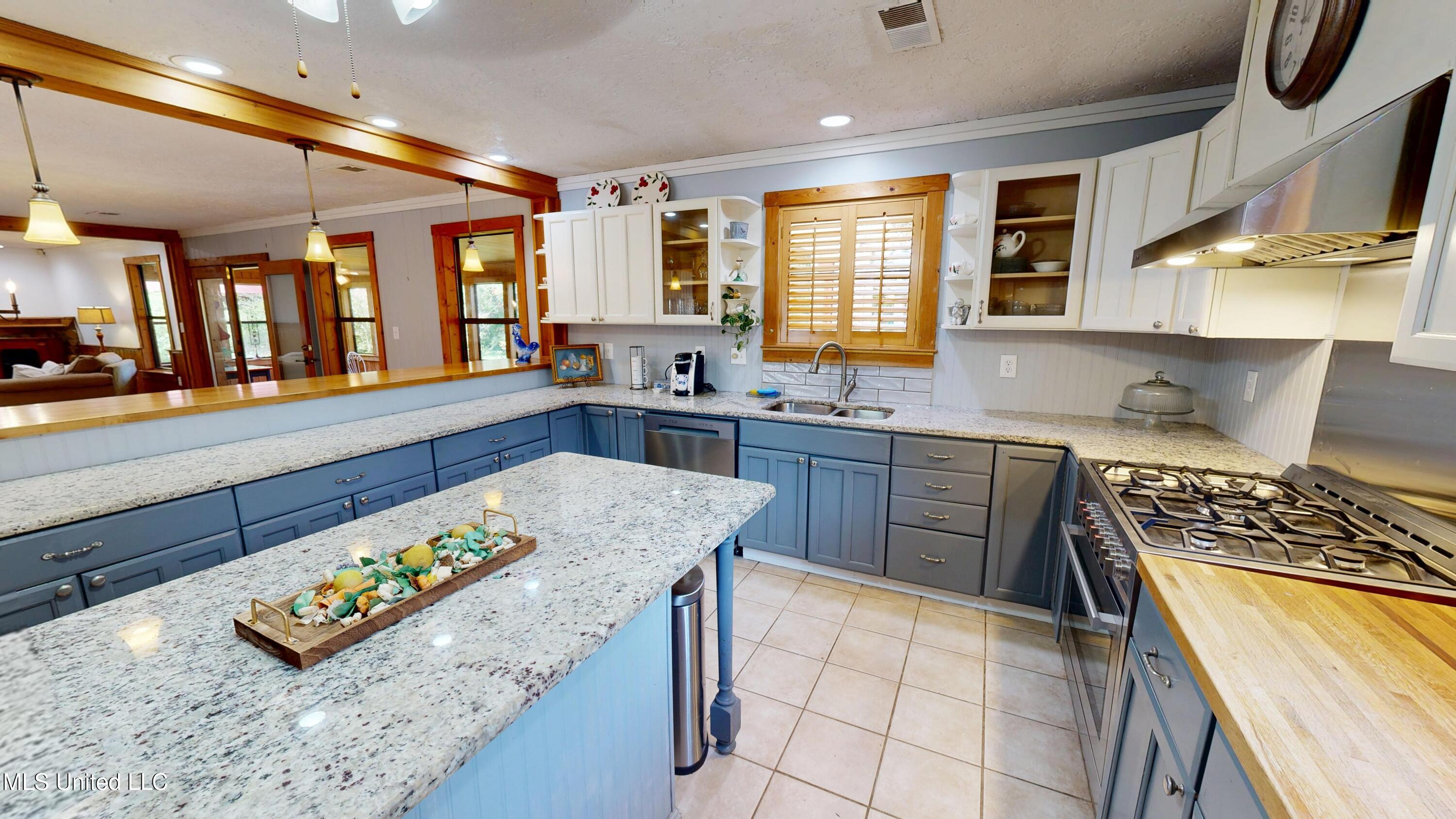 3501 Highway 305 Hernando, MS 38632 - Photo 33 of 75 Kitchen