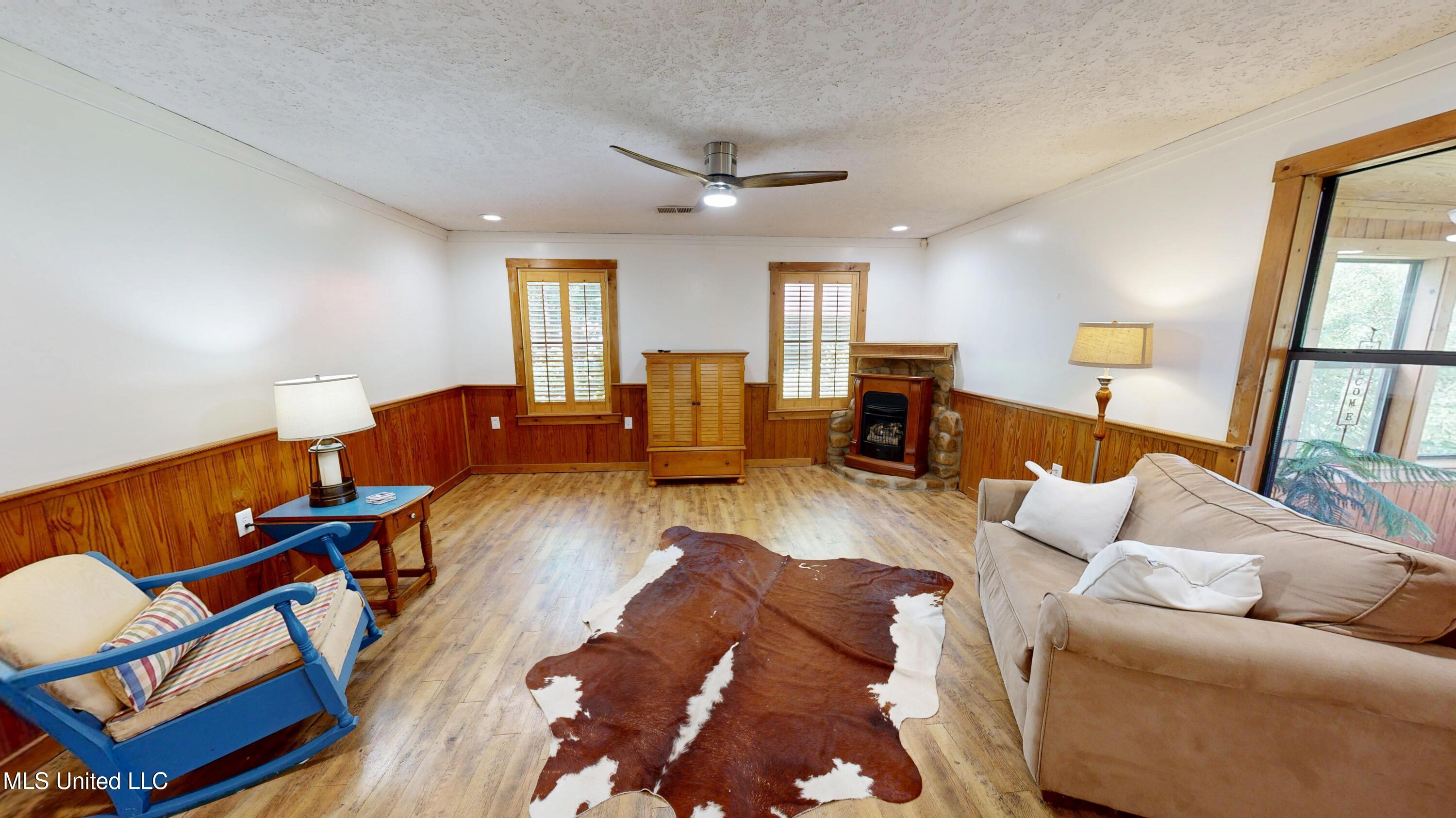 3501 Highway 305 Hernando, MS 38632 - Photo 44 of 75 Living Room