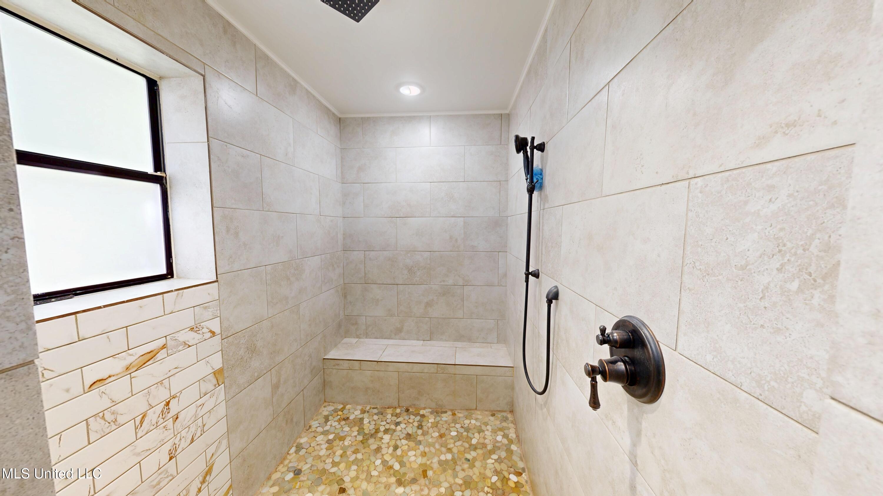 3501 Highway 305 Hernando, MS 38632 - Photo 50 of 75 Very large walk in shower