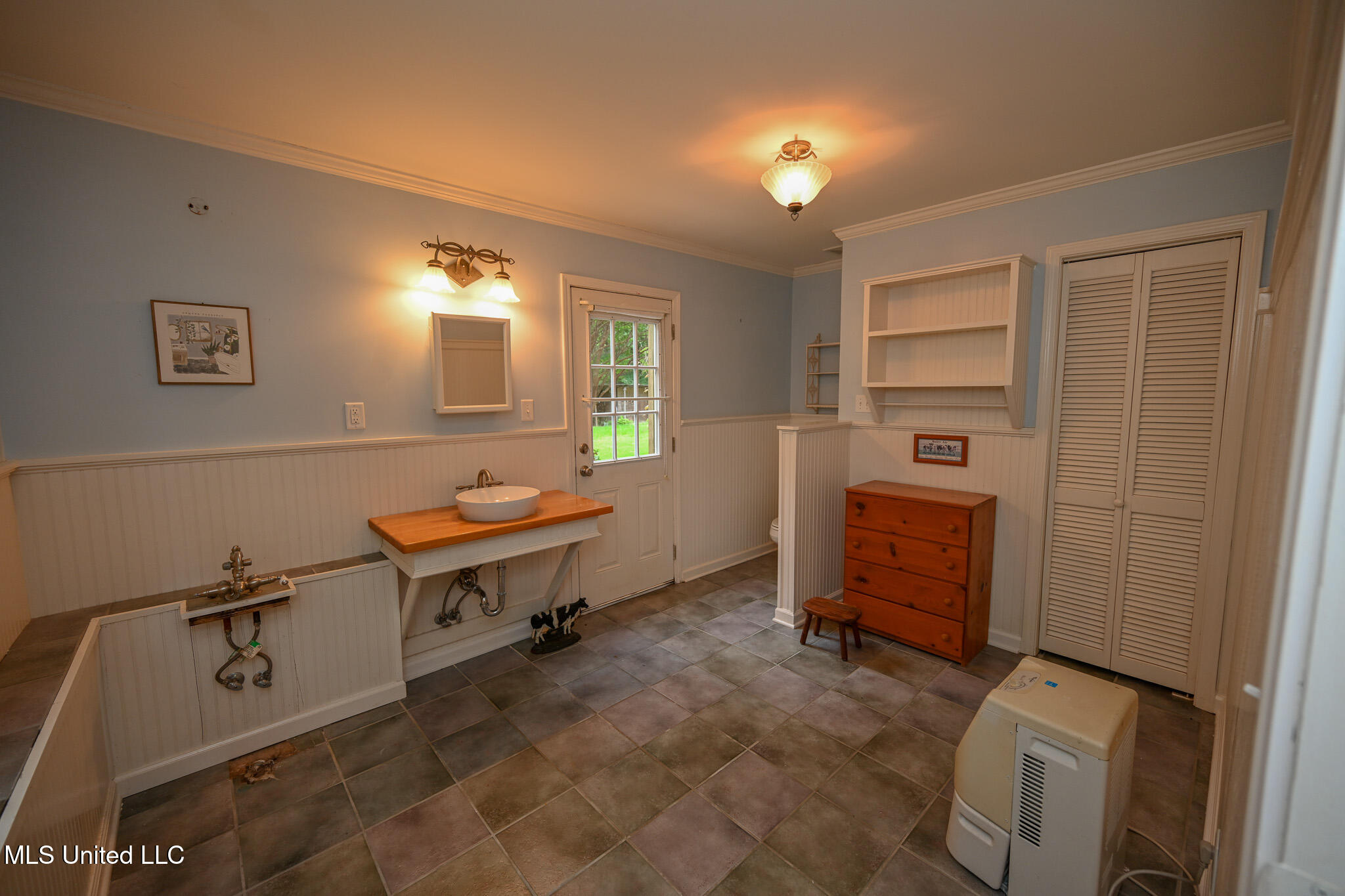3501 Highway 305 Hernando, MS 38632 - Photo 56 of 75 Bathroom attached with bedroom 5