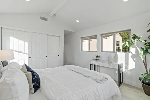 $4,599,000 | 303 Lakeview Way, Redwood City, CA 94062