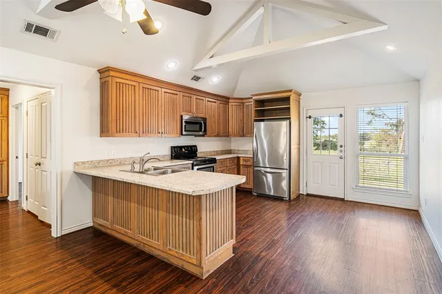 $1,450 | 410 Andrew Drive, Unit B, Mabank, TX 75147