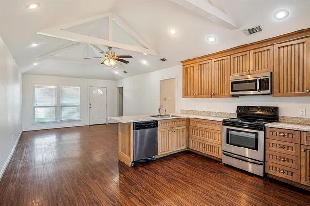 $1,450 | 410 Andrew Drive, Unit B, Mabank, TX 75147