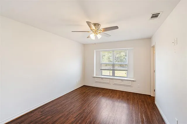 $1,450 | 410 Andrew Drive, Unit B, Mabank, TX 75147