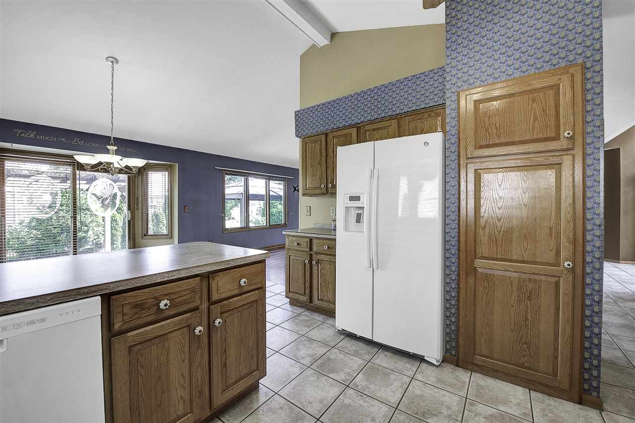 47694 Sandy Ridge Drive Macomb, MI 48044 - Photo 11 of 34 50080162-10.JPG