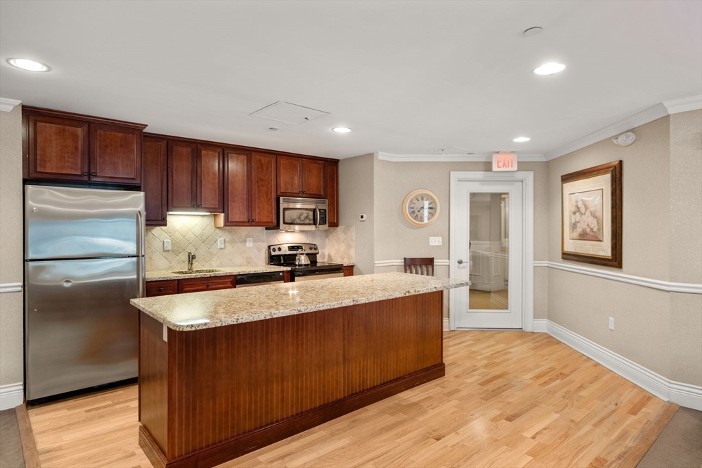 12 Russell Road, Unit 404 Wellesley, MA 02482 - Photo 12 of 17
