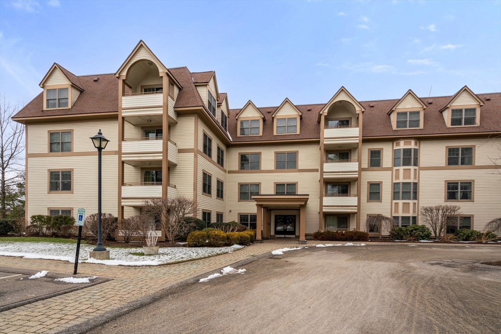 12 Russell Road, Unit 404 Wellesley, MA 02482 - Photo 15 of 17