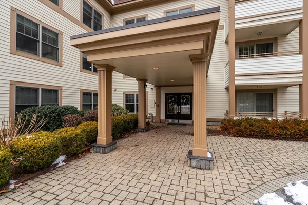 $499,000 | 12 Russell Road, Unit 404, Wellesley, MA 02482