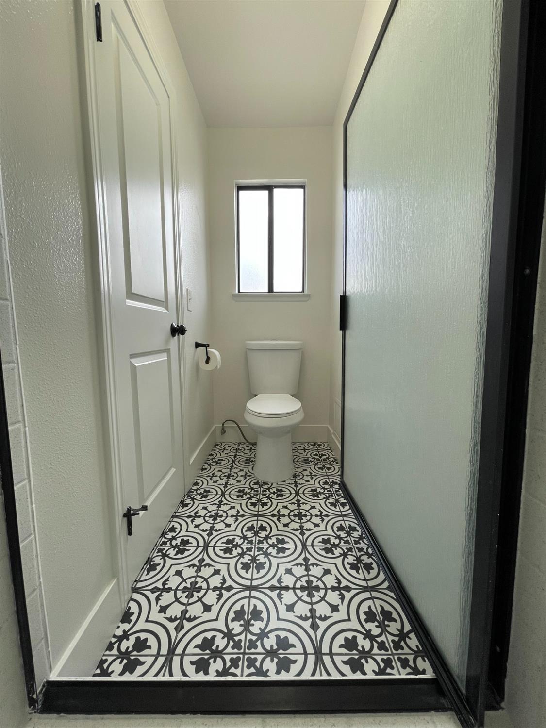 3053 Fowler Avenue Clovis, CA 93611 - Photo 23 of 48 MASTER TOILET