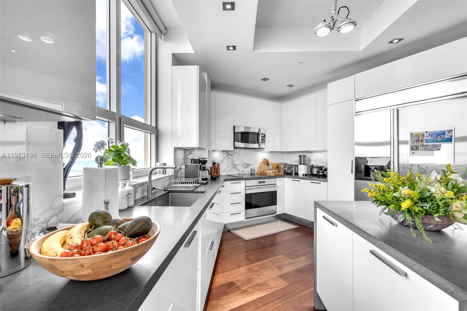 848 Brickell Key Drive, Unit LPH4401 Miami, FL 33131 - Photo 14 of 54