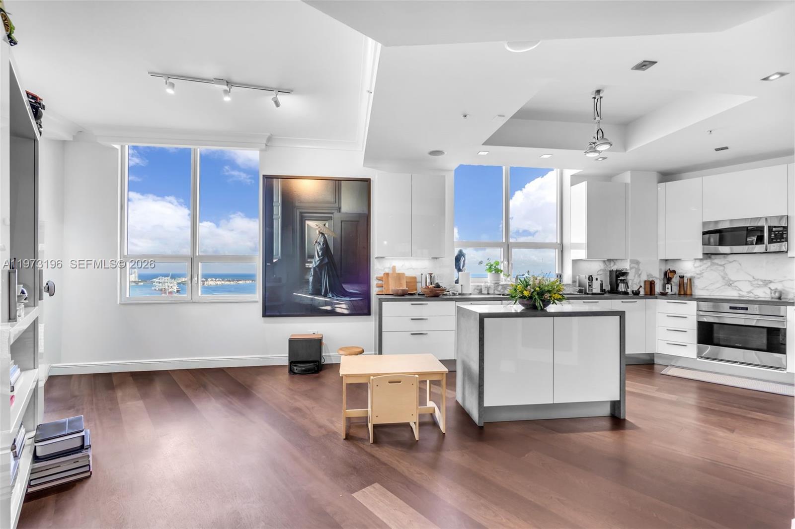 848 Brickell Key Drive, Unit LPH4401 Miami, FL 33131 - Photo 15 of 54