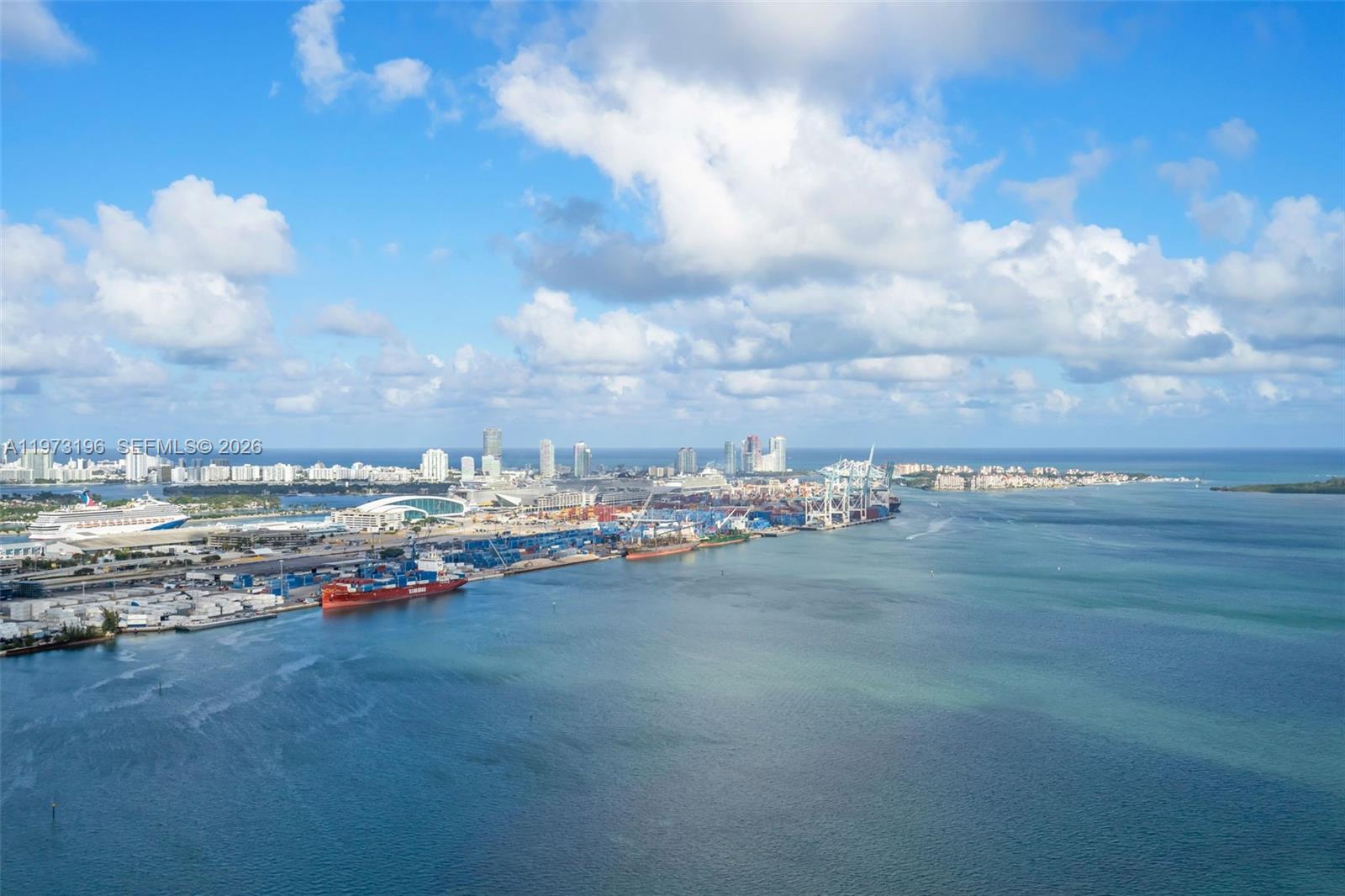 848 Brickell Key Drive, Unit LPH4401 Miami, FL 33131 - Photo 35 of 54