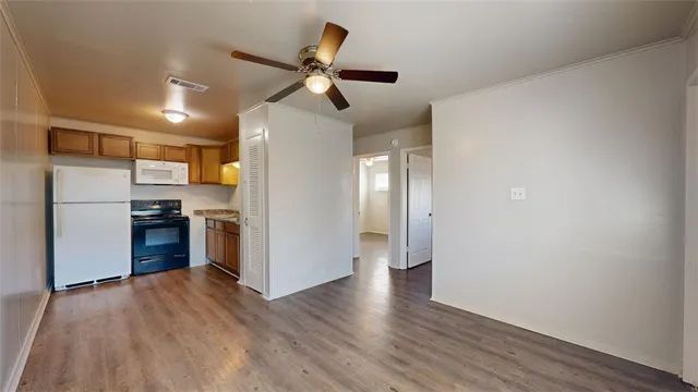 $760 | 204 Lynn Drive, Unit C, Bryan, TX 77801
