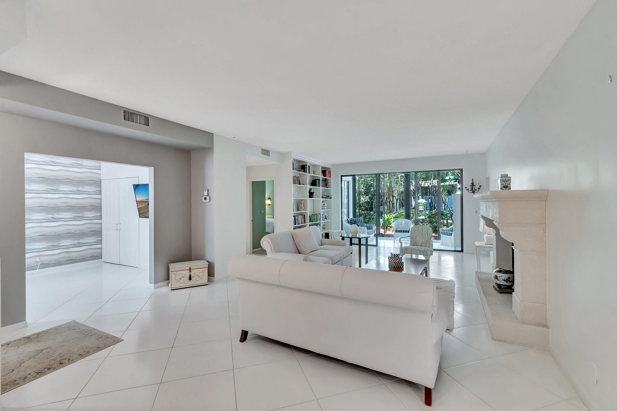 22760 Mandeville Place, Unit E Boca Raton, FL 33433 - Photo 12 of 40 Photo 12