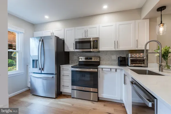 $5,500 | 1126 North Taylor Street, Unit 1, Arlington, VA 22201