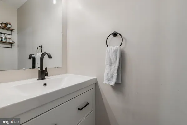 $5,500 | 1126 North Taylor Street, Unit 1, Arlington, VA 22201