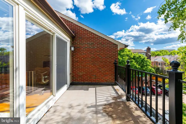 $5,500 | 1126 North Taylor Street, Unit 1, Arlington, VA 22201