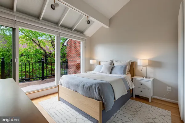 $5,500 | 1126 North Taylor Street, Unit 1, Arlington, VA 22201