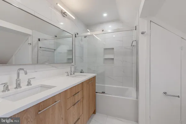 $5,500 | 1126 North Taylor Street, Unit 1, Arlington, VA 22201