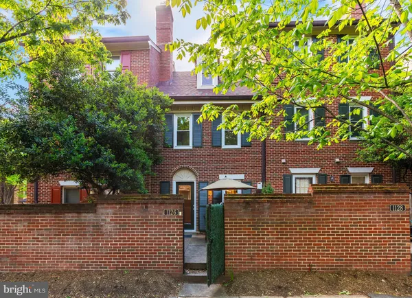 $5,500 | 1126 North Taylor Street, Unit 1, Arlington, VA 22201