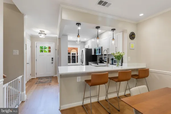 $5,500 | 1126 North Taylor Street, Unit 1, Arlington, VA 22201