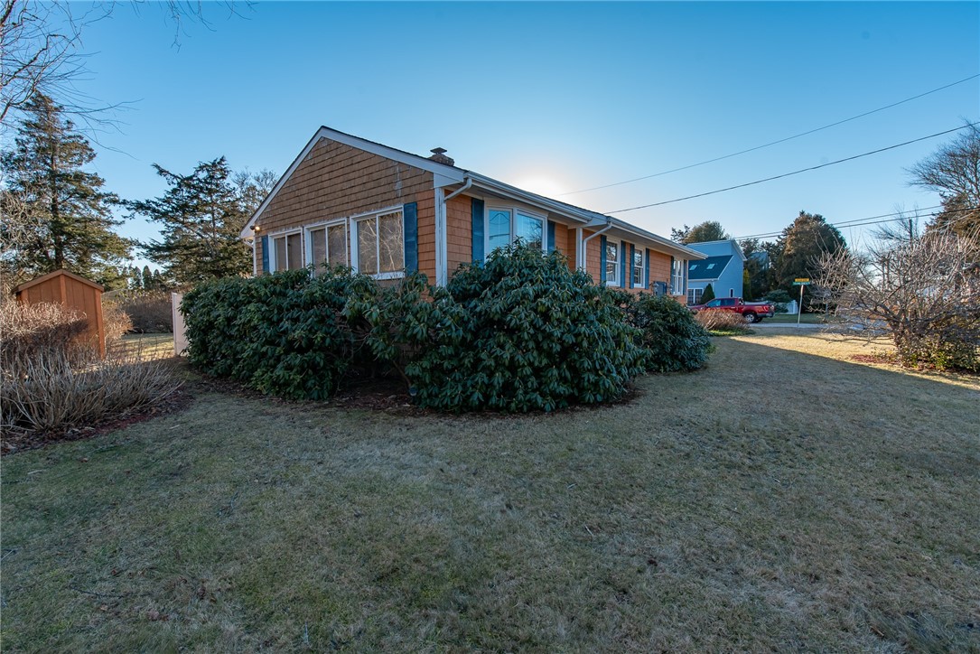 24 Cove Road Westerly, RI 02891 - Photo 7 of 42