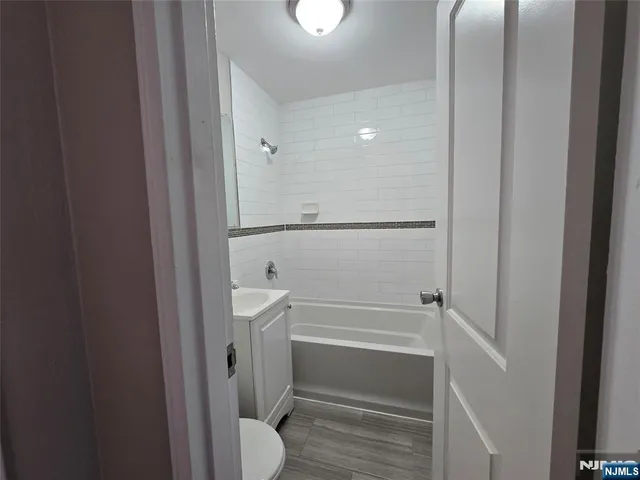 $1,700 | 75 1st Street, Unit 6, Hackensack, NJ 07601