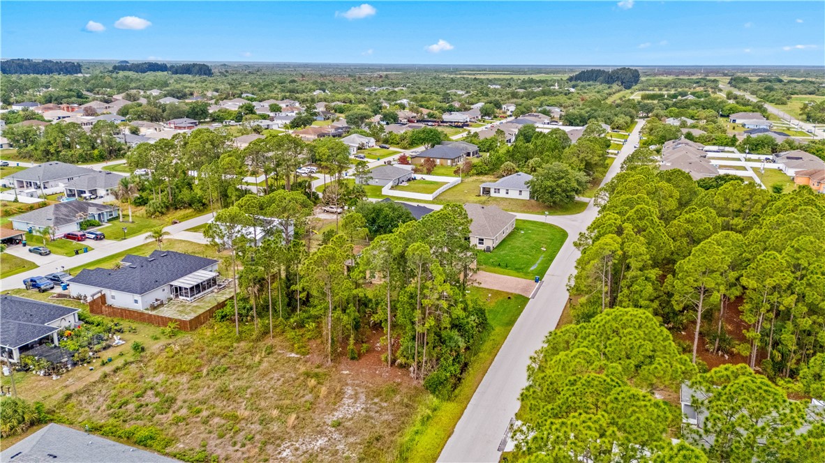 482 Oldenberg Street Southwest Palm Bay, FL 32908 - Photo 13 of 22