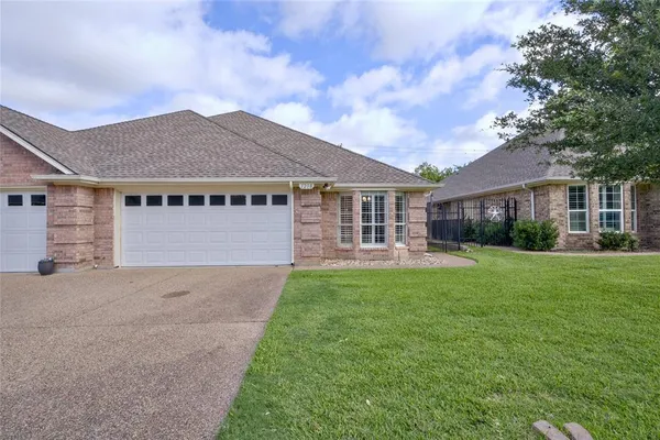 $321,000 | 1208 Henard Lane, Granbury, TX 76048