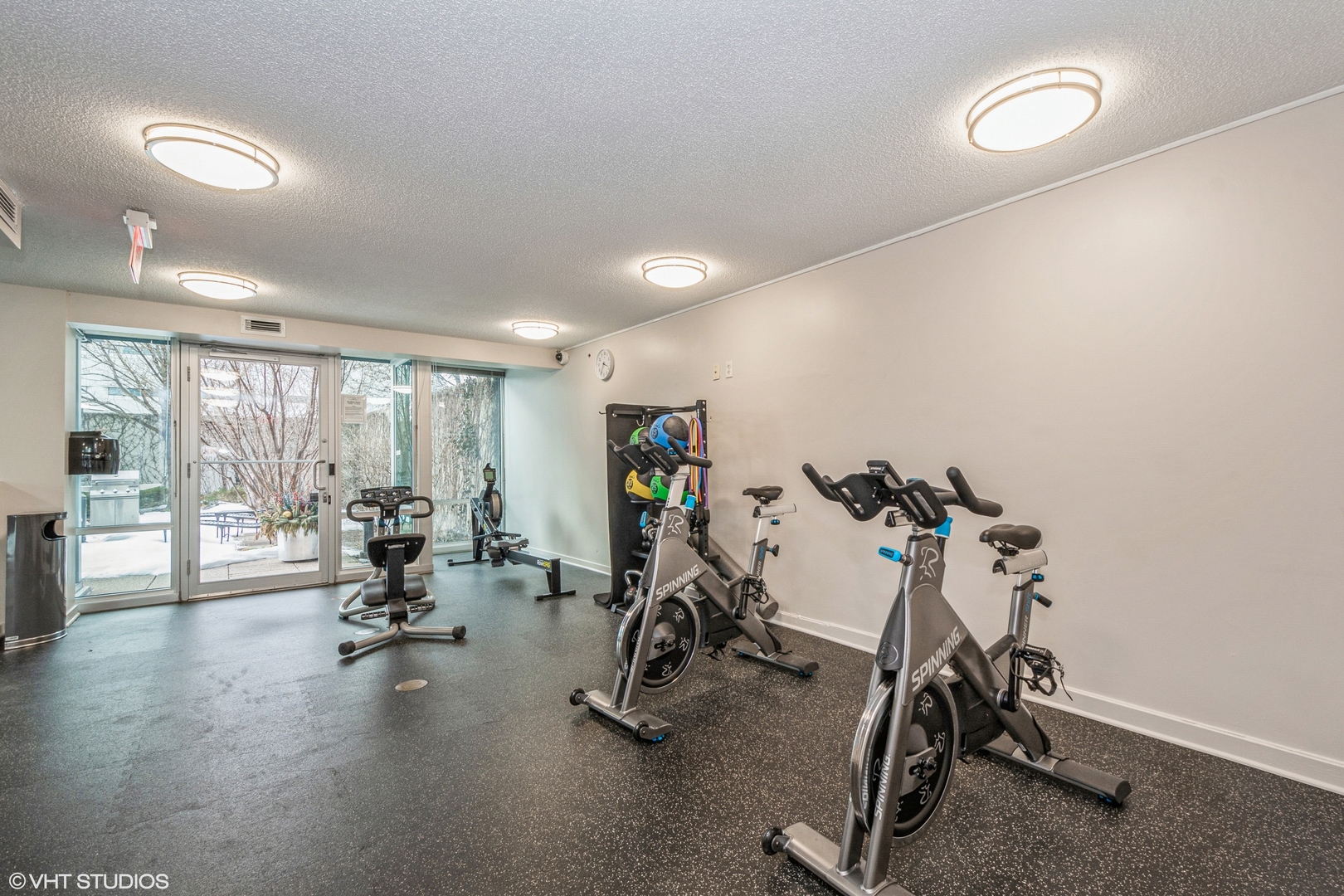 800 Elgin Road, Unit 1013 Evanston, IL 60201 - Photo 11 of 12 a view of a room with gym equipment