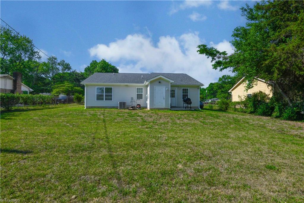 3203 Loftyview Drive High Point, NC 27260 - Photo 29 of 31