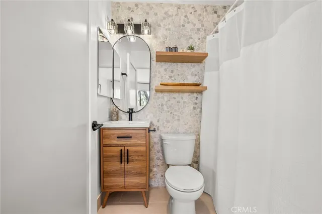 $1,049,999 | 2500 Abbot Kinney Boulevard, Unit 10, Venice, CA 90291