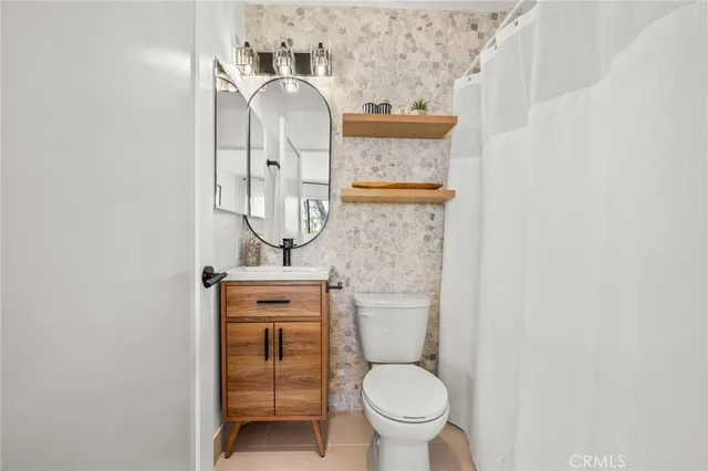 $1,049,999 | 2500 Abbot Kinney Boulevard, Unit 10, Venice, CA 90291