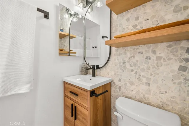 $1,049,999 | 2500 Abbot Kinney Boulevard, Unit 10, Venice, CA 90291