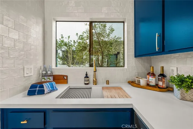 $1,049,999 | 2500 Abbot Kinney Boulevard, Unit 10, Venice, CA 90291