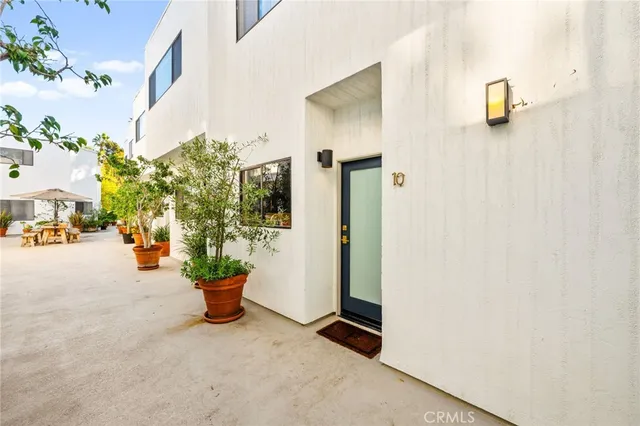 $1,049,999 | 2500 Abbot Kinney Boulevard, Unit 10, Venice, CA 90291