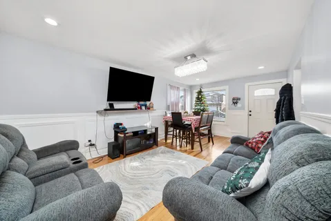 $219,000 | 2920 141st Street, Blue Island, IL 60406